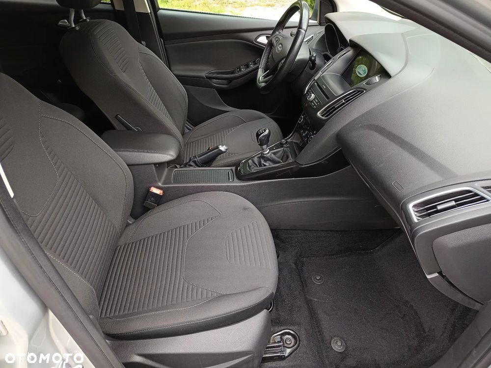 Ford Focus 1.0 EcoBoost STart-Stopp-System TITANIUM - 25