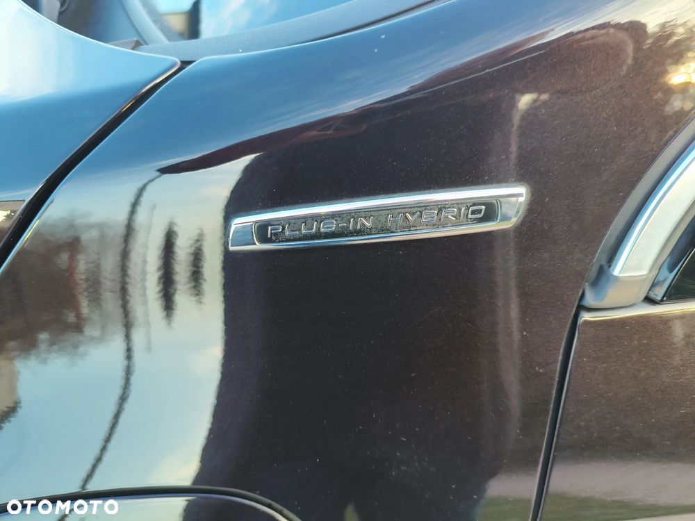 Volvo V60 D6 AWD Plug-in Hybrid R-Design Momentum - 40