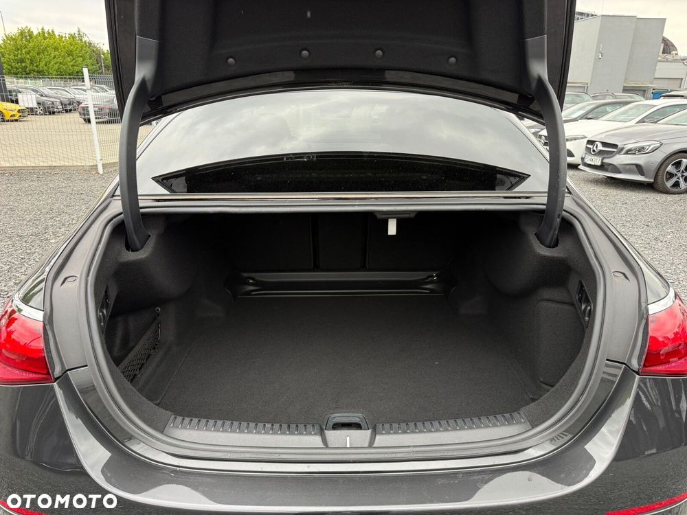 Mercedes-Benz Klasa E 220 d mHEV 4-Matic AMG 9G-Tronic - 33