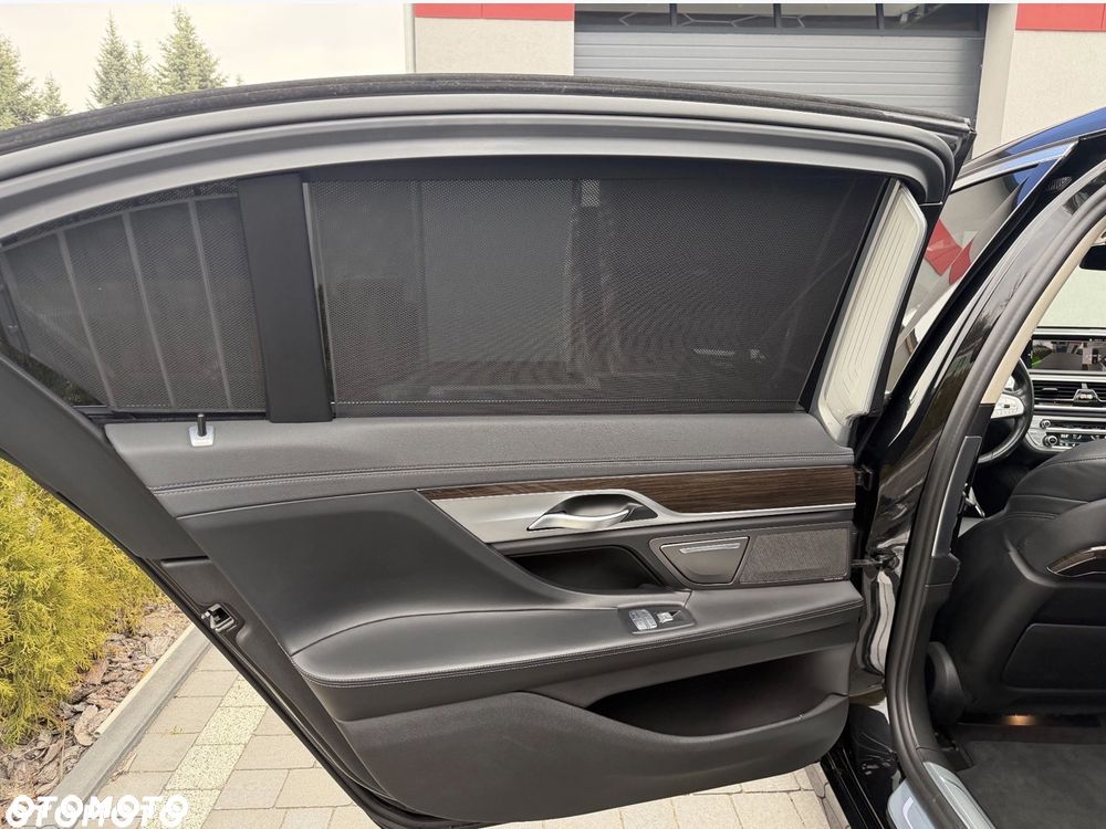 BMW Seria 7 740Li - 29