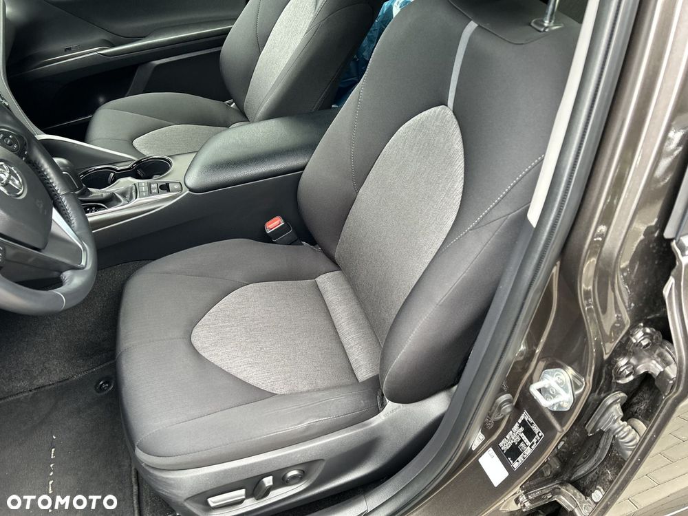 Toyota Camry 2.5 Hybrid Comfort CVT - 14