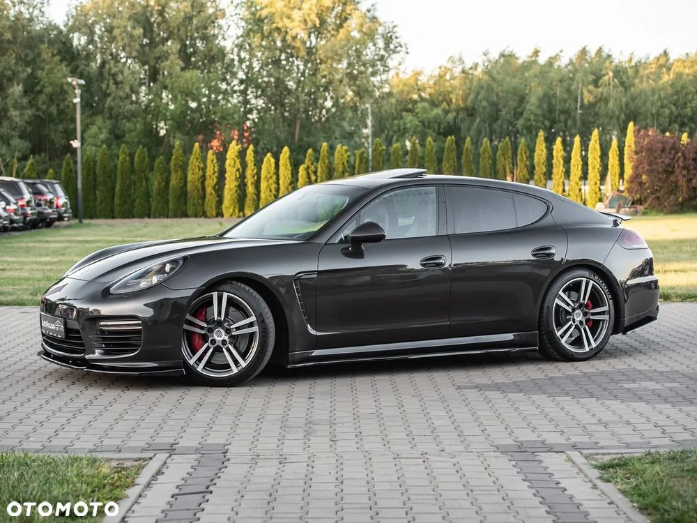 Porsche Panamera GTS - 13