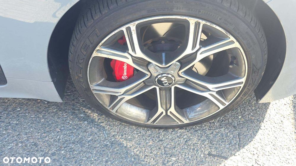 Kia Stinger - 16