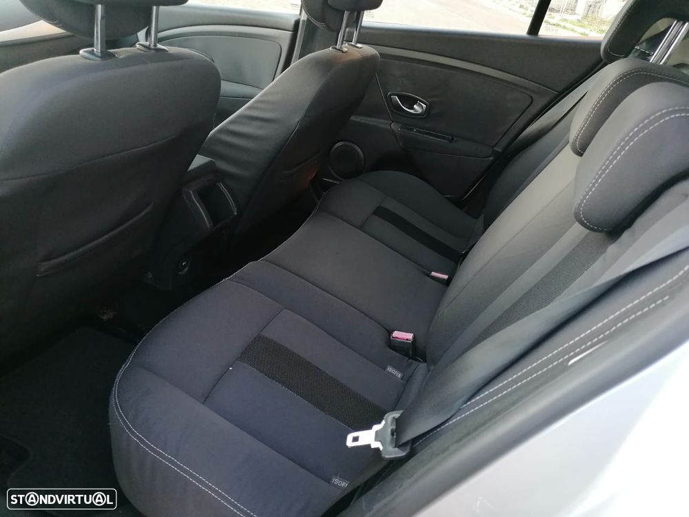 Renault Mégane 1.5 dCi Dynamique - 7