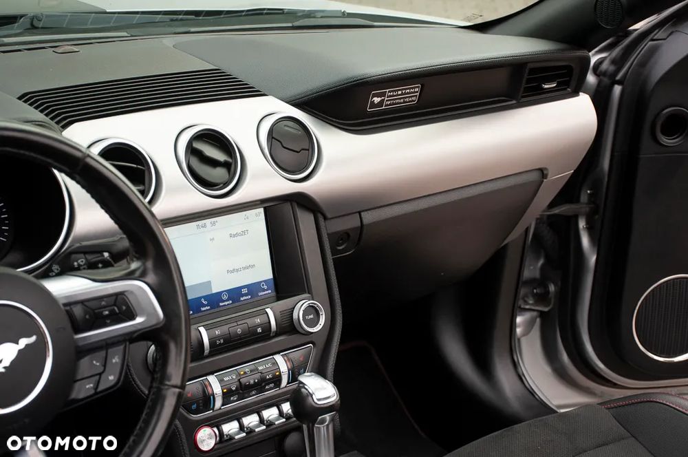 Ford Mustang - 40