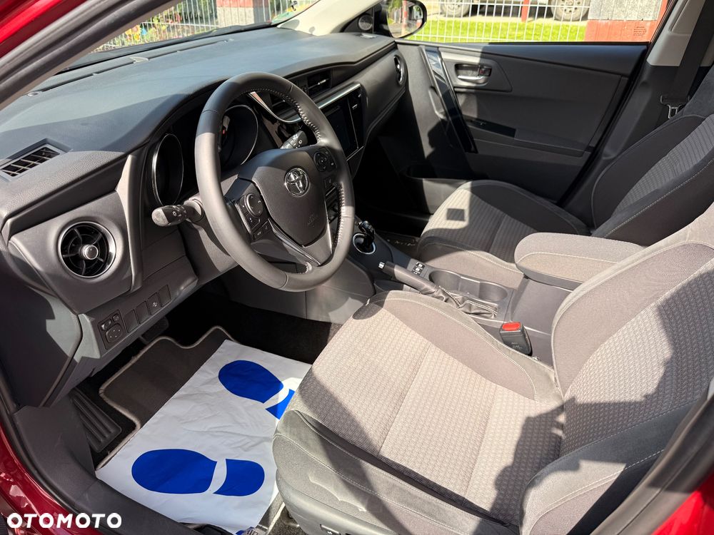 Toyota Auris 1.8 VVT-i Automatik Team Deutschland - 11