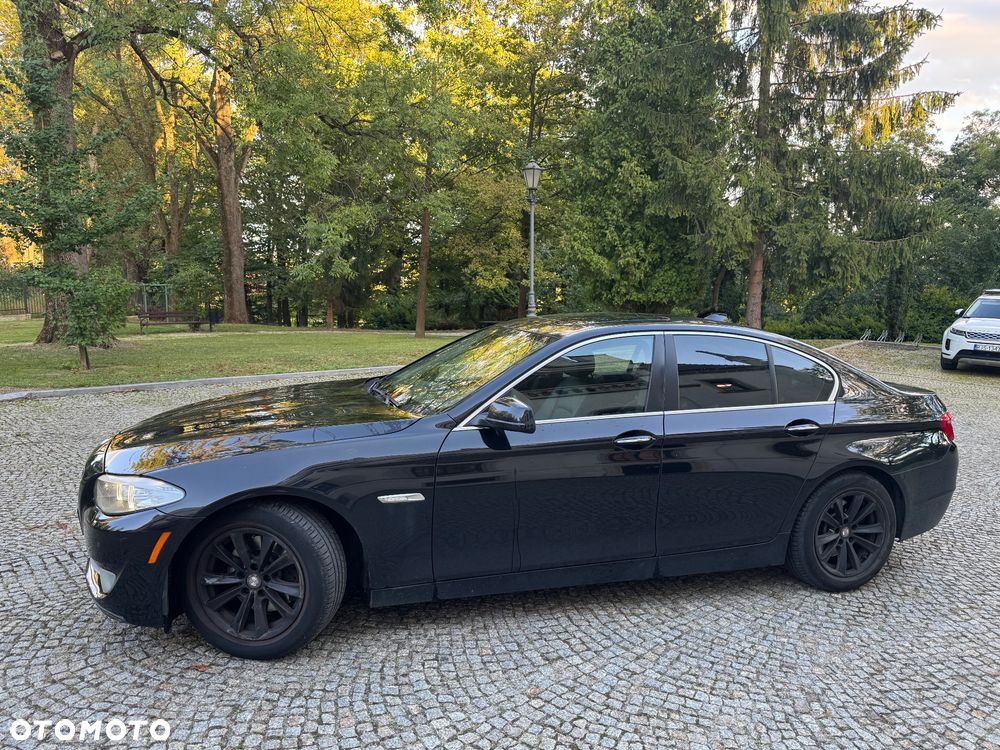 BMW Seria 5 528i - 12