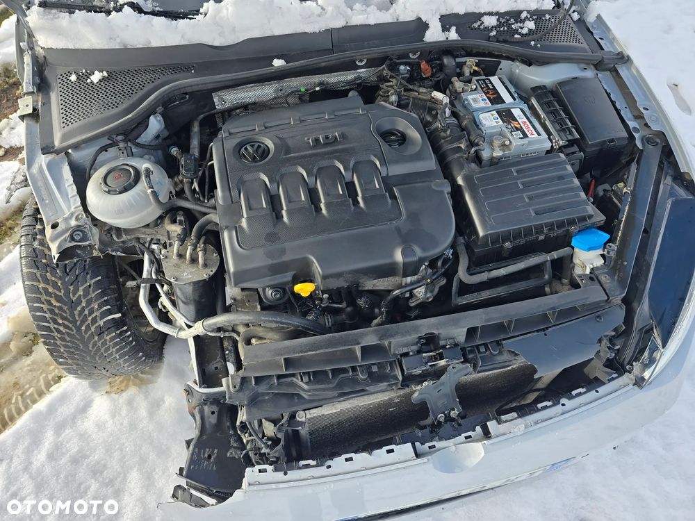 Volkswagen Golf 2.0 TDI DSG Sound - 9