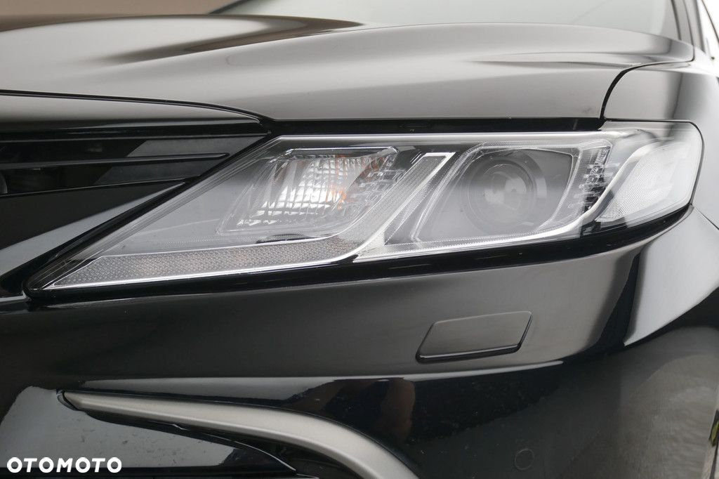 Toyota Camry - 13
