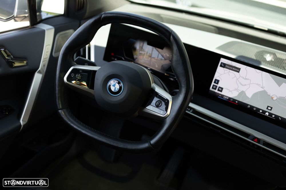 BMW iX xDrive 40 Pack Desportivo - 29