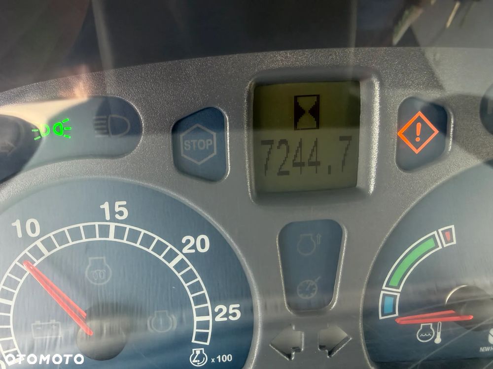 New Holland T7050 - 6