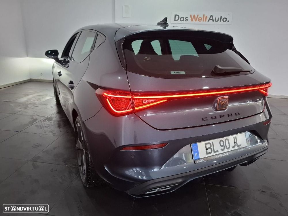Cupra Leon 1.5 eTSI MID DSG - 9