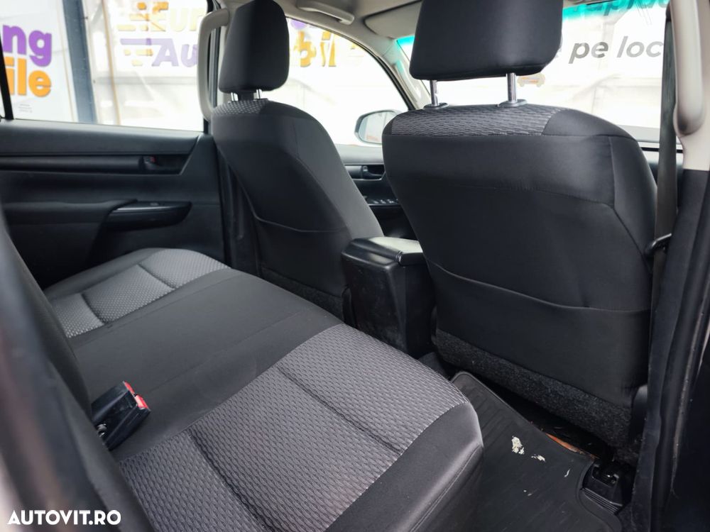 Toyota Hilux 2.4D 150CP 4x4 Double Cab 6MT Style - 17