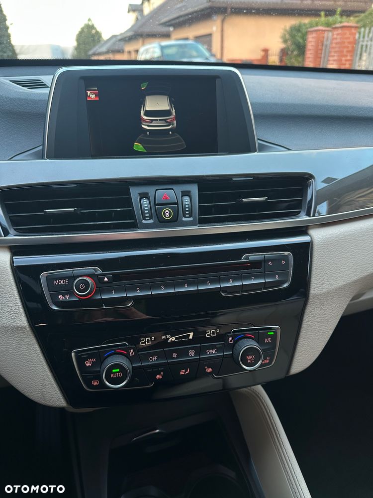 BMW X1 xDrive18d - 11