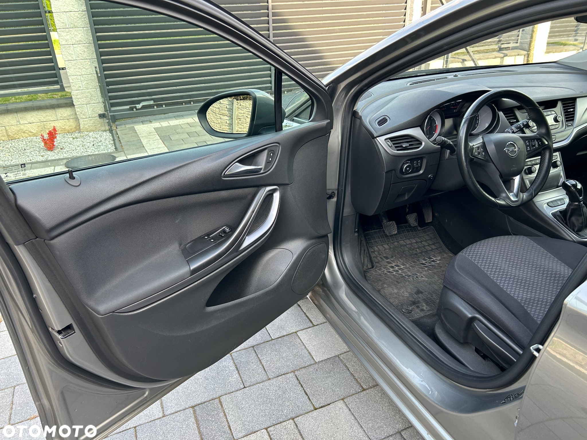 Opel Astra V 1.6 CDTI Dynamic - 9