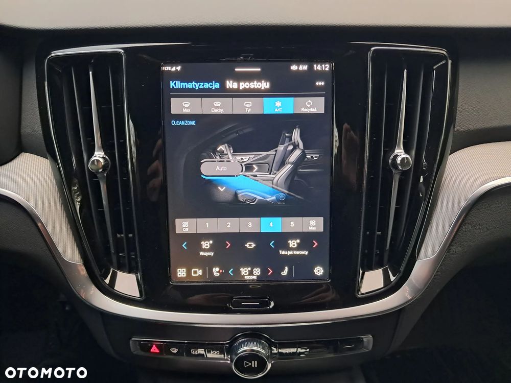 Volvo V60 B4 B Plus Dark - 29