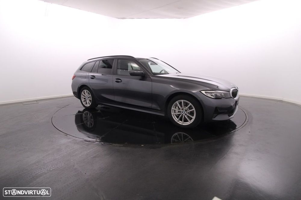 BMW 330 e Touring Auto - 10