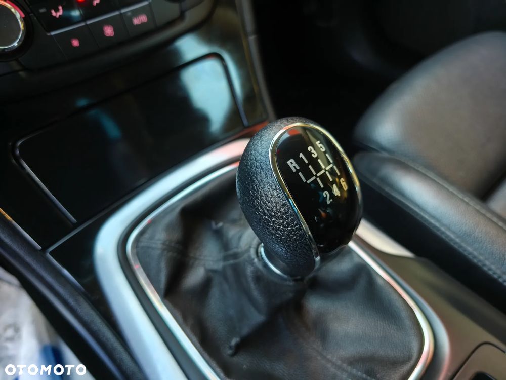 Opel Insignia 2.0 CDTI Cosmo - 11