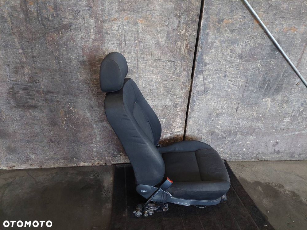 FOTEL LEWY PRZÓD KIEROWCY VOLKSWAGEN PASSAT B5 FL LIFT - 2