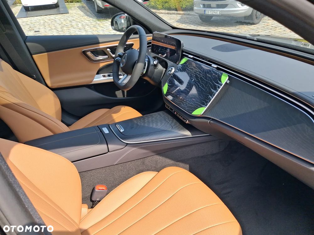 Mercedes-Benz Klasa E 200 mHEV 4-Matic AMG 9G-Tronic - 16