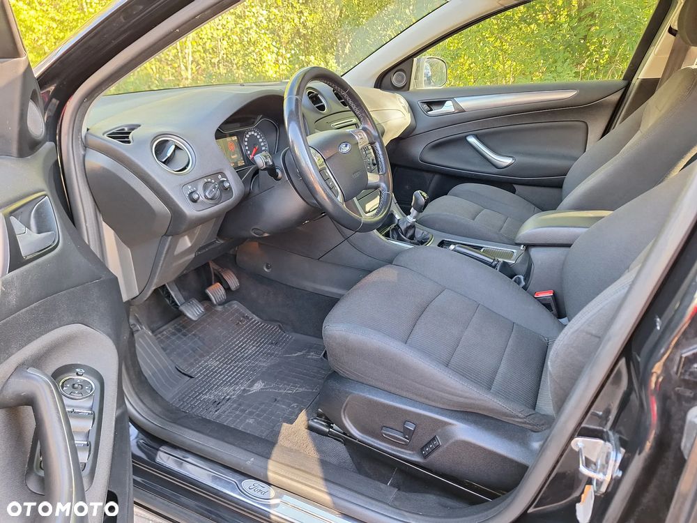Ford Mondeo 2.0 TDCI Business Edition - 26
