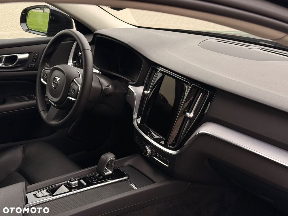Volvo S60 B5 B AWD Plus Dark - 9