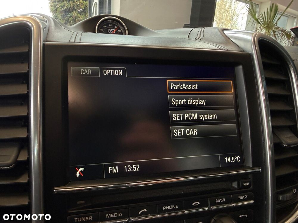 Porsche Cayenne - 30