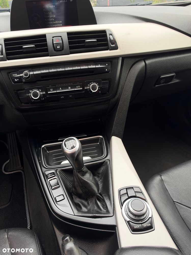 BMW Seria 3 318d DPF Edition Sport - 19