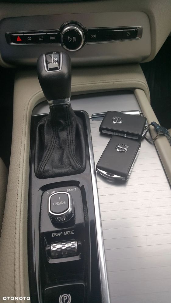 Volvo XC 90 T5 AWD Geartronic Momentum - 17