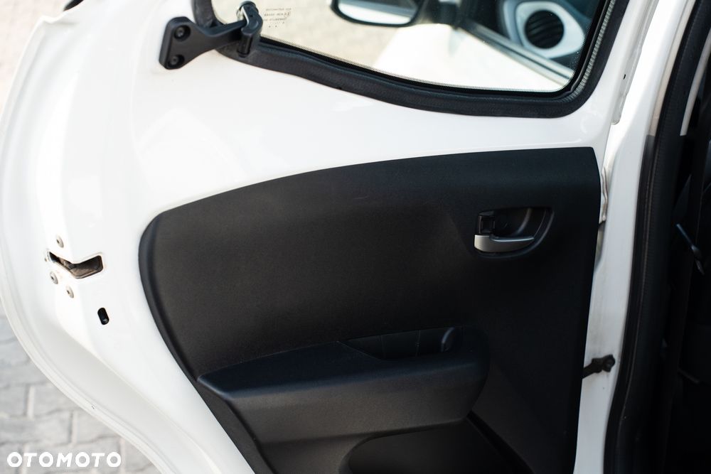 Toyota Aygo x-play - 28