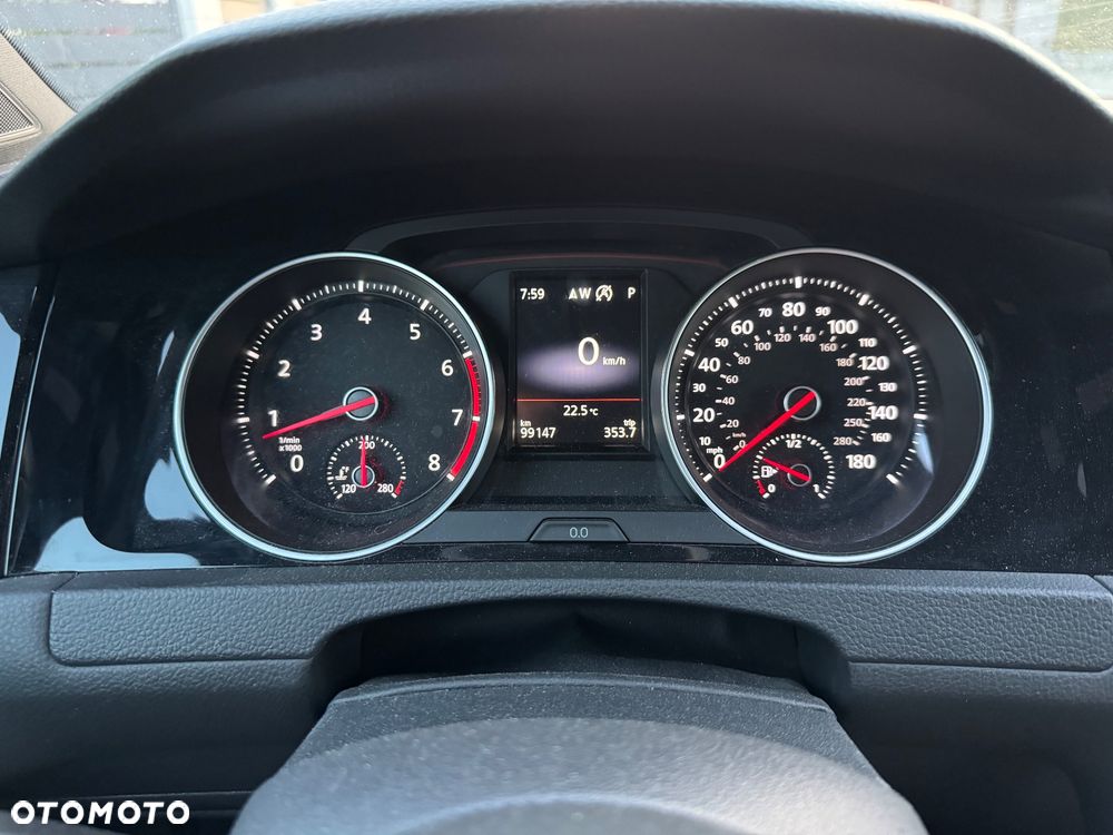 Volkswagen Golf - 21