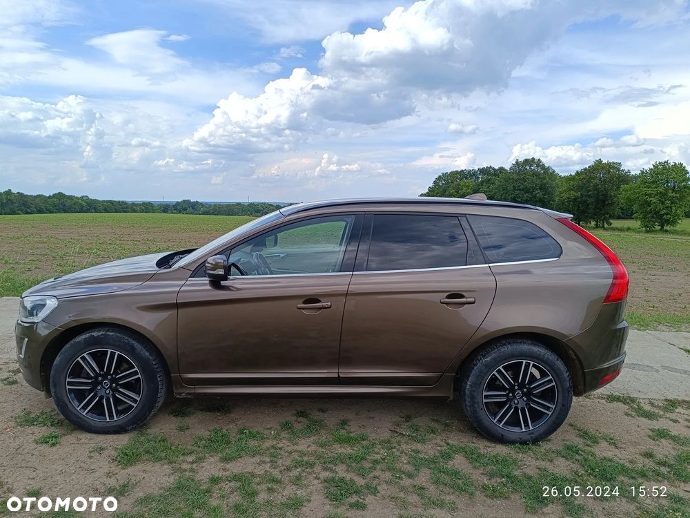 Volvo XC 60 D5 AWD Momentum - 9