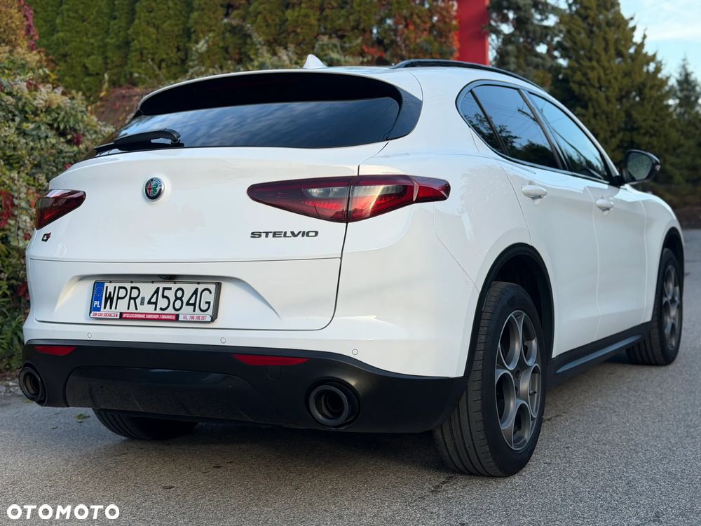 Alfa Romeo Stelvio 2.0 Turbo B-Tech Edition Q4 - 4