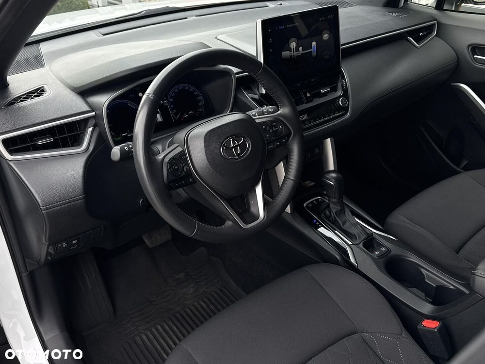 Toyota Corolla Cross - 11