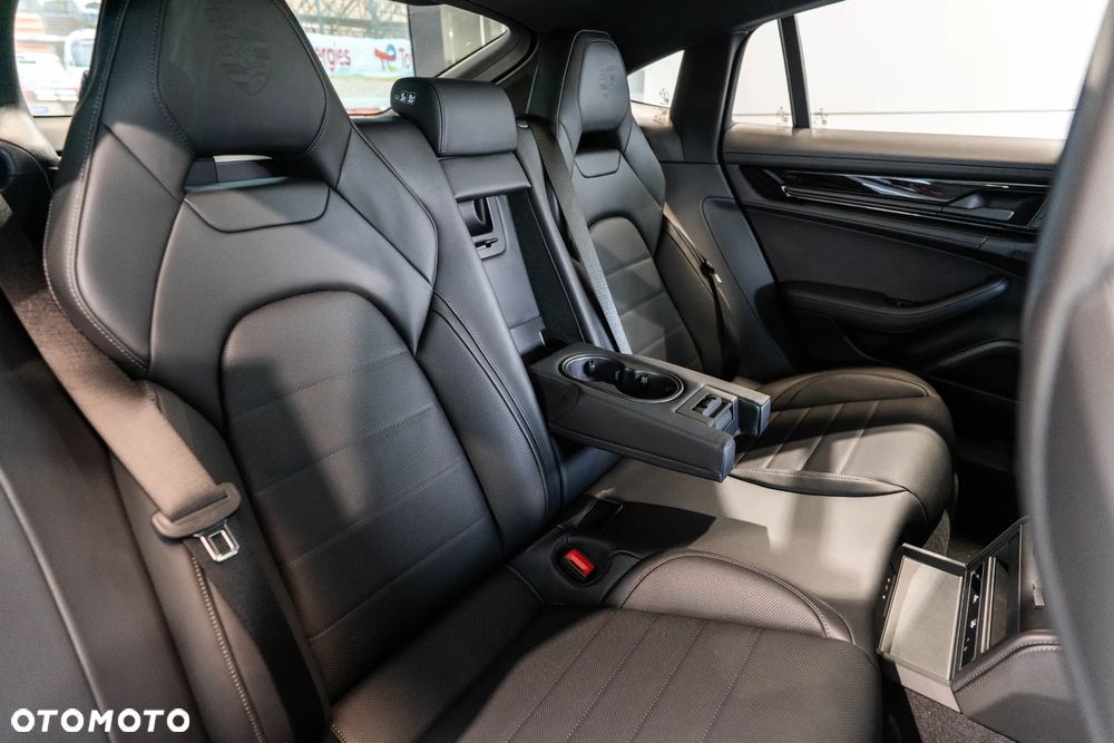 Porsche Panamera 4 E-Hybrid PHEV - 13