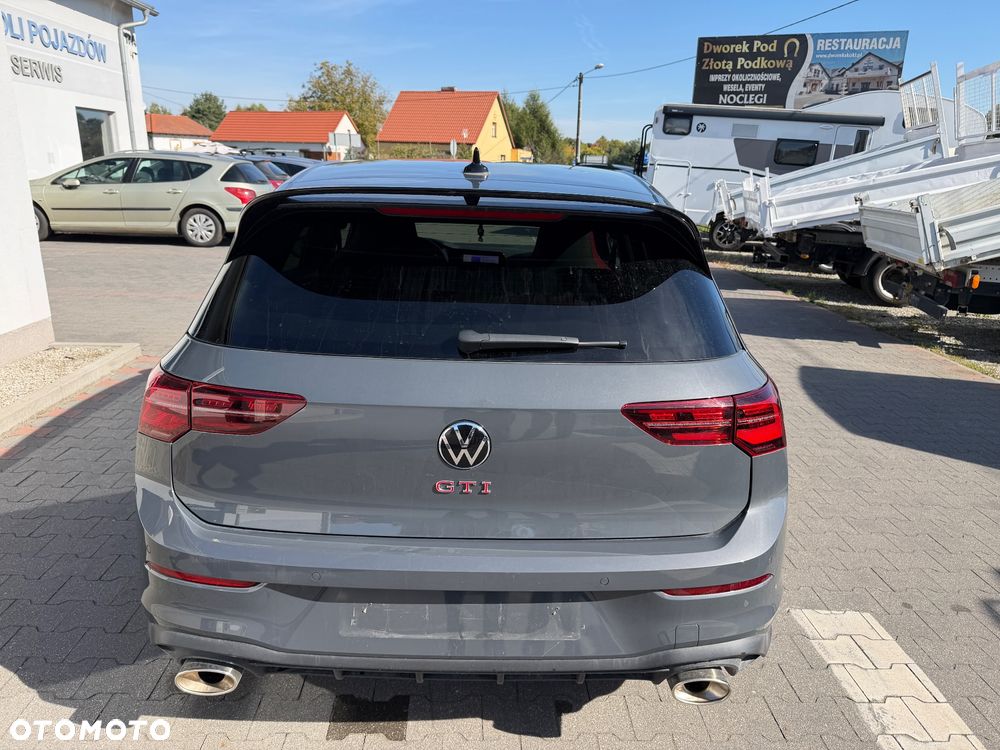 Volkswagen Golf - 5