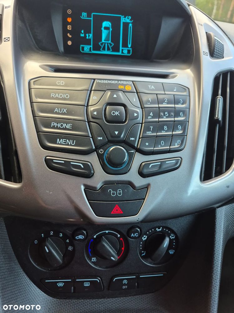 Ford Transit Connect - 8
