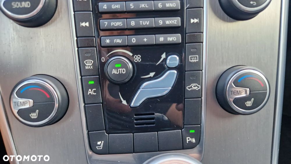 Volvo XC 60 D4 Geartronic Momentum - 18