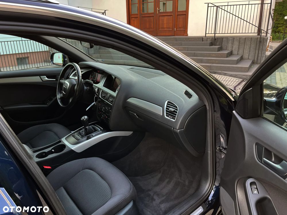 Audi A4 Avant - 11