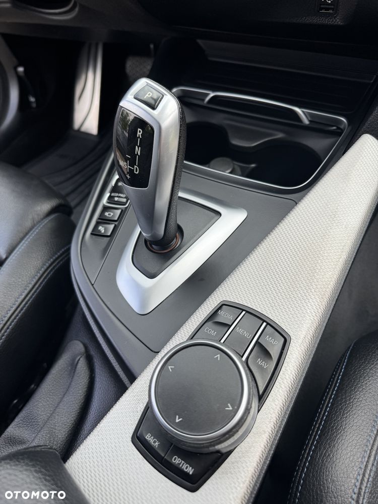 BMW 3GT 320d xDrive M Sport - 12