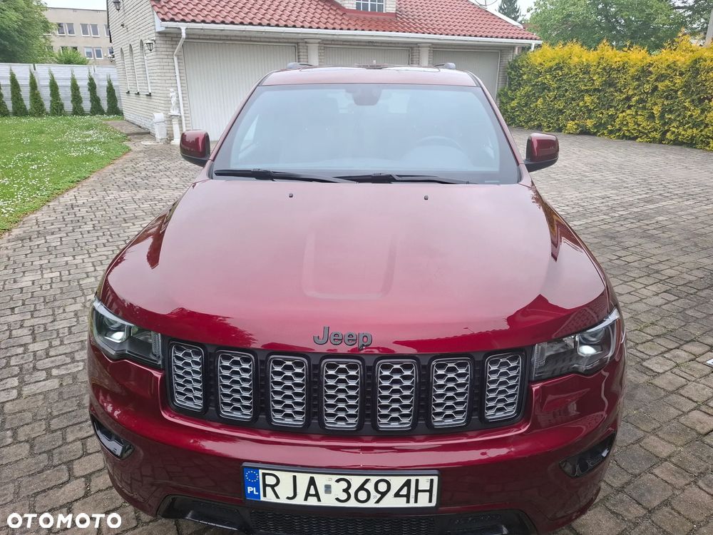 Jeep Grand Cherokee - 15