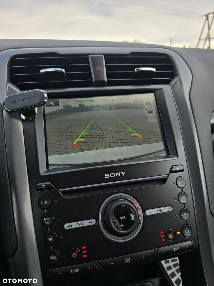 Ford Mondeo - 32
