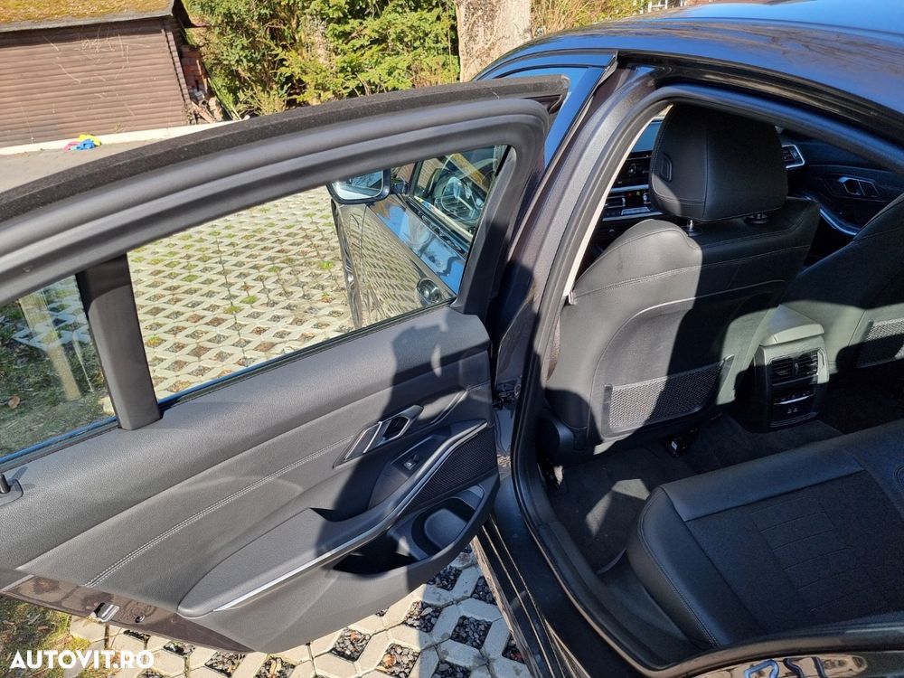 BMW Seria 3 330e Aut. Luxury Line - 26