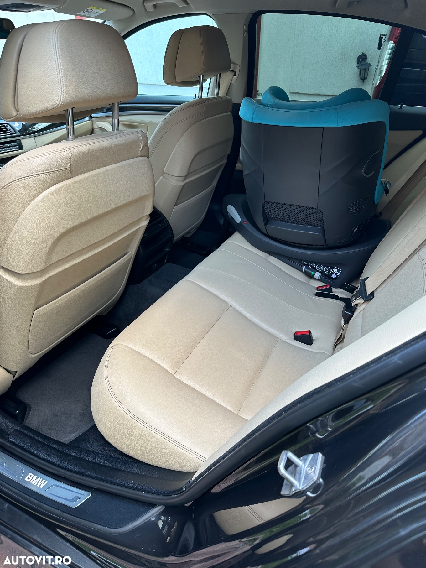 BMW Seria 5 525d xDrive AT - 12