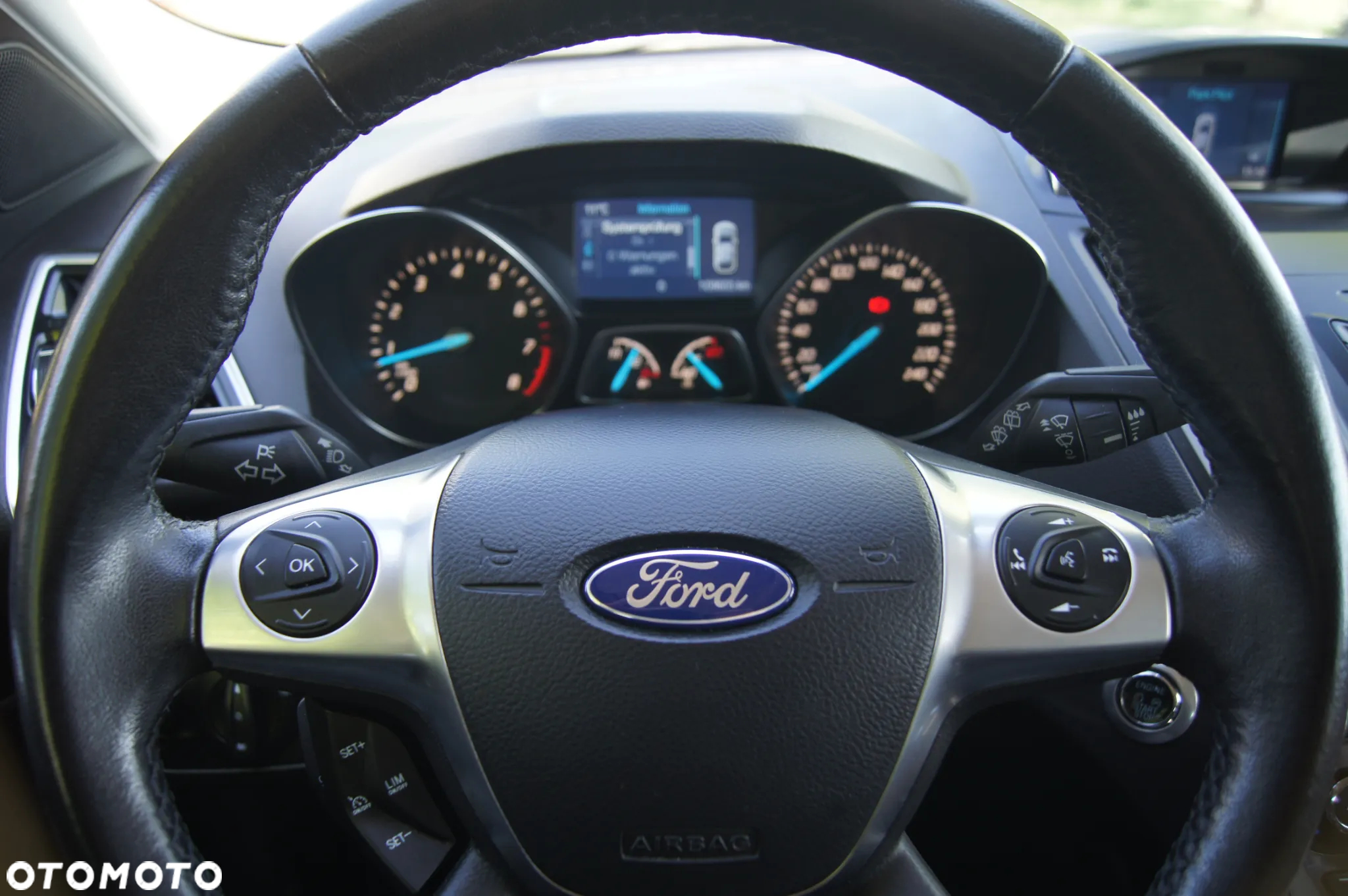 Ford Kuga 1.5 EcoBoost 2x4 Titanium - 20