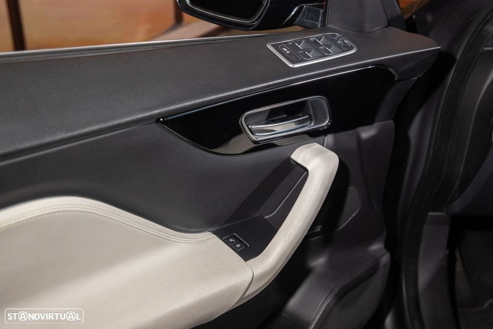 Jaguar F-Pace 3.0 TDV6 Prestige AWD Aut. - 29