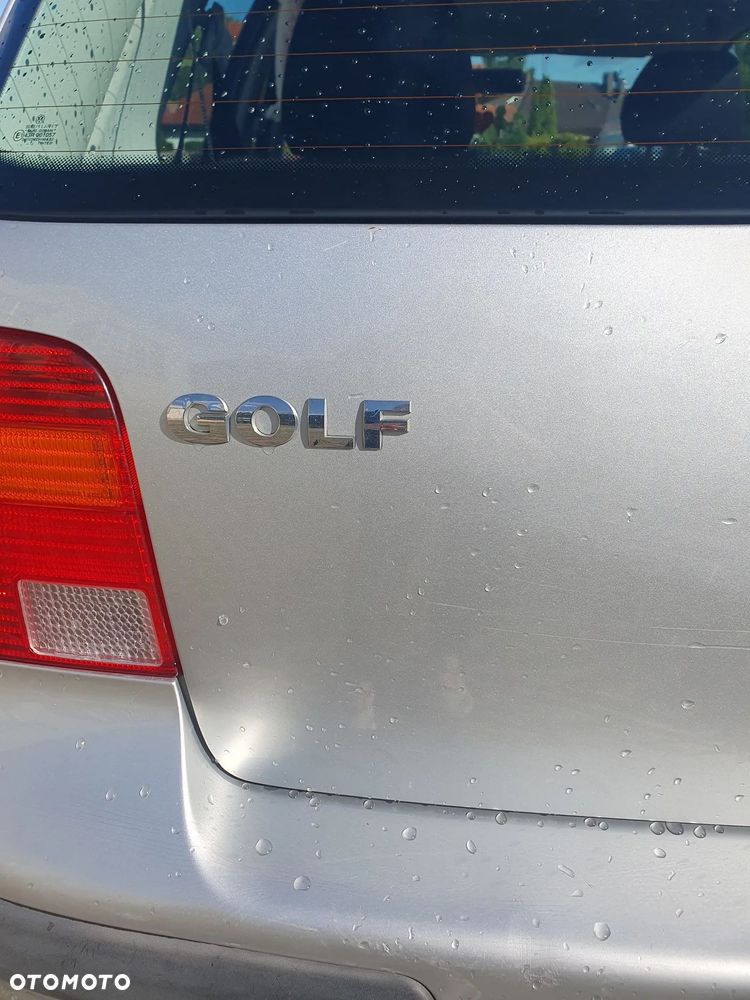 Volkswagen Golf - 10