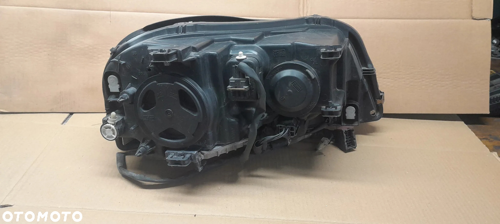 VOLVO XC90 I LIFT PRZEDNIA LEWA LAMPA XENON PRZTWORNICA UK - 4