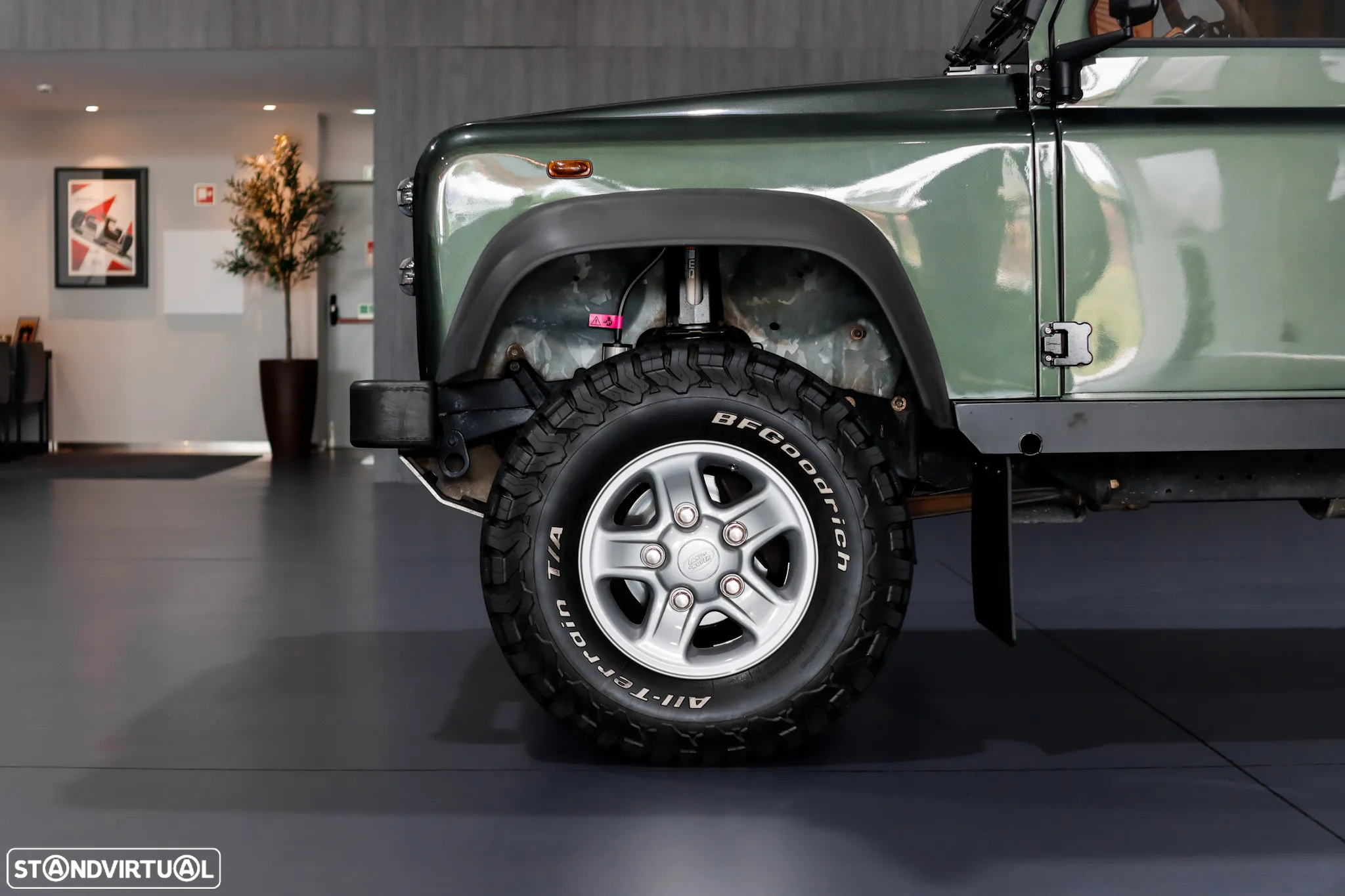 Land Rover Defender 90 SW 2.5 Td5 SE - 9