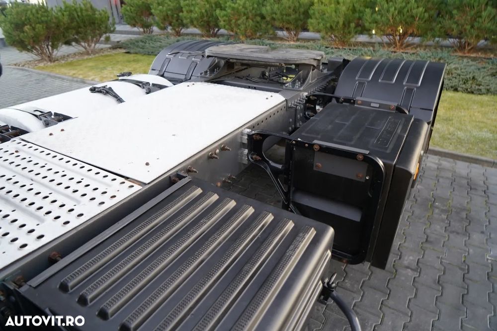 Volvo FM 380 / ADR COMPLET / CABINĂ DE ZI / I-SHIFT / 13 LITRI / - 12